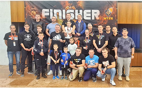 A dombóvári tűzoltók csapata első helyen végzett a lépcsőfutó versenyen