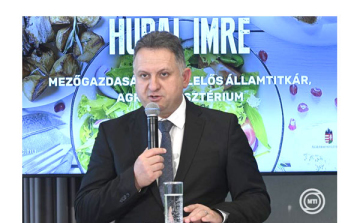 Támogatásokat és intézkedéseket jelentett be a Dombóvári Gazdakör agrárfórumán Hubai Imre