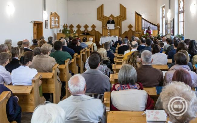 Steinbach József: van bátorítás, igazi isteni bátorítás
