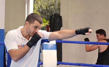 Bacskai Balázs olimpikon tartott rendhagyó bokszedzést  Dombóváron