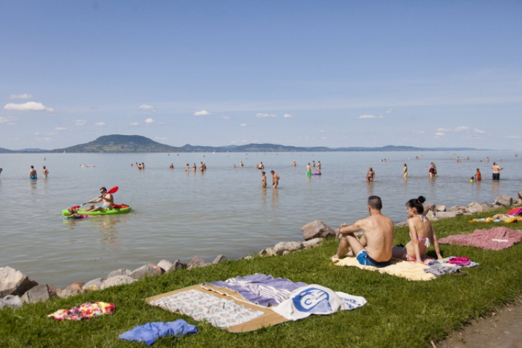 Javult a balatoni algahelyzet