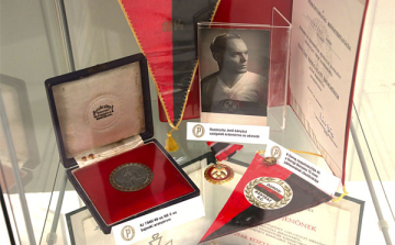 „Amerre a labda gurult, arra mentem én is.” - Buzánszky Jenő