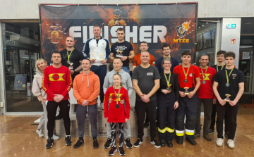 Jótékonysági versenyen indultak a Tolna vármegyei tűzoltók