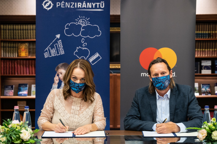 Elindult a Pénziránytű Bázisiskola Programja