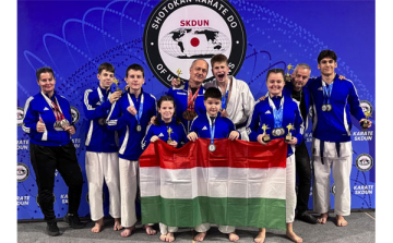 A maximumot hozta ki magából a Dombóvári Karatesuli 10 fős csapata