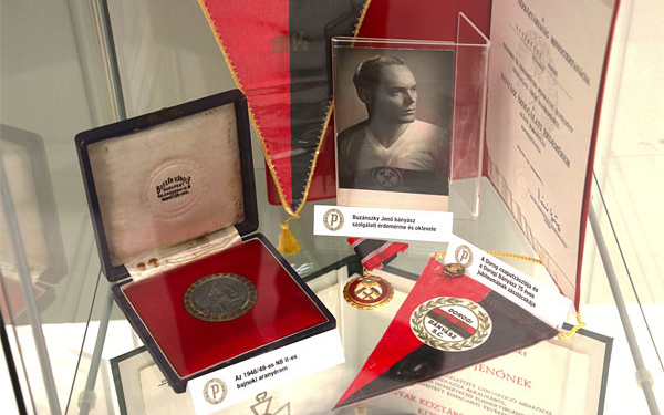 „Amerre a labda gurult, arra mentem én is.” - Buzánszky Jenő