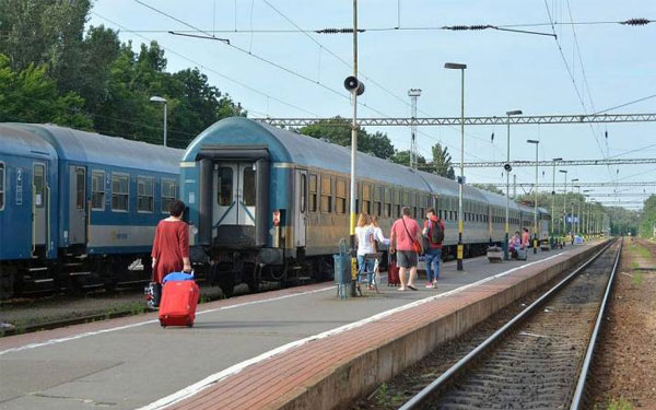 Pályakarbantartás miatt módosul a menetrend a Budapest-Pécs vonalon