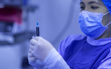 Ausztriában vizsgálják az AstraZeneca vakcinájának biztonságosságát 