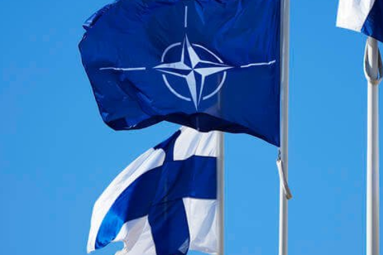 Antony Blinken: a NATO erősebb Finnországgal